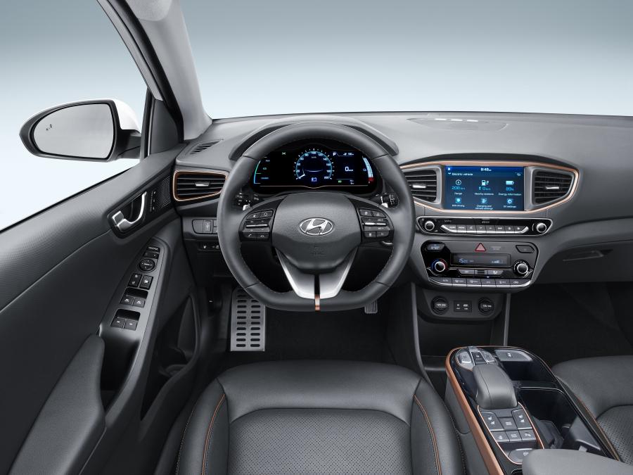 Панель приборов Hyundai IONIQ electric 2016 года  (WW) (фото 29 из 41)